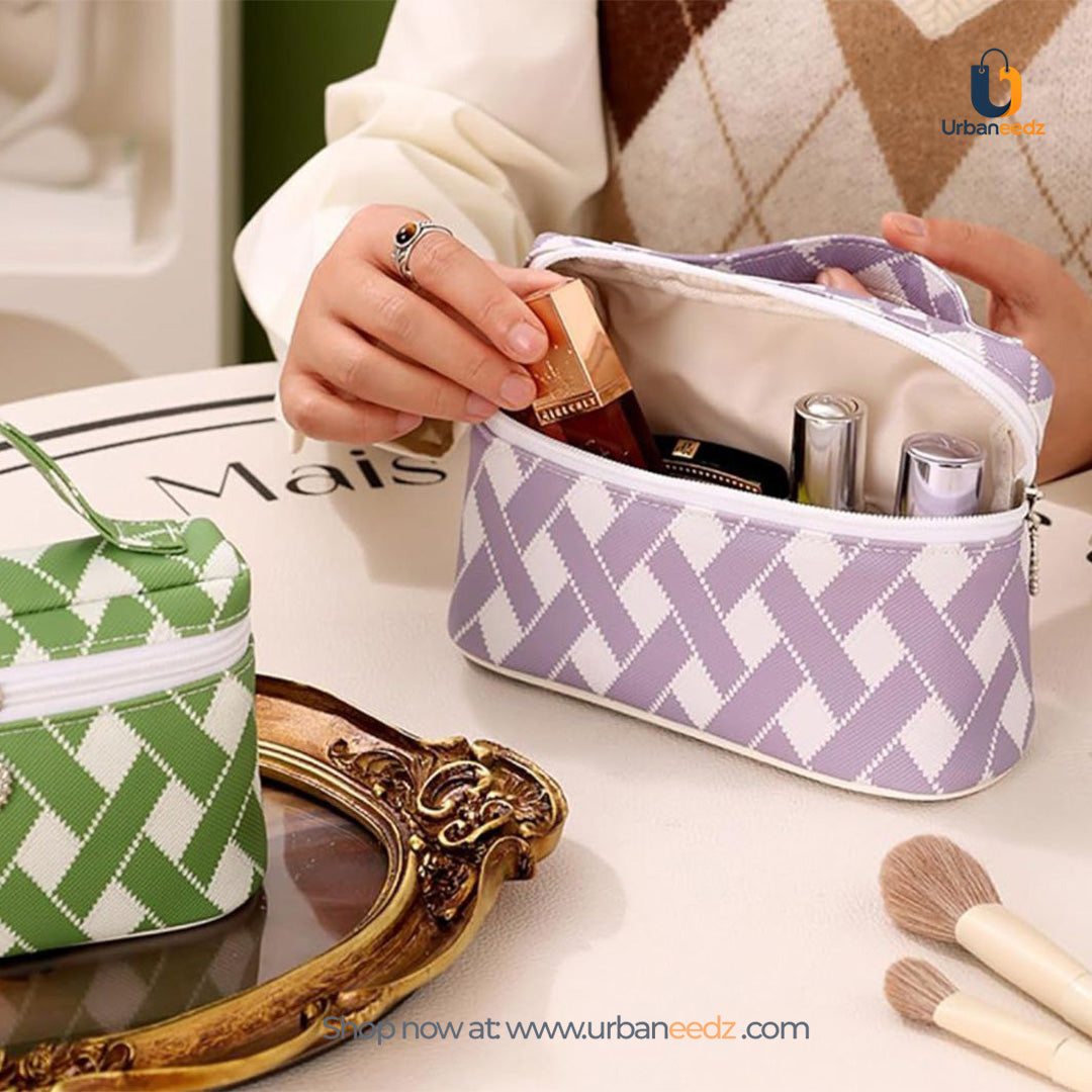 Diamond Lattice Horizontal Makeup Travel kit